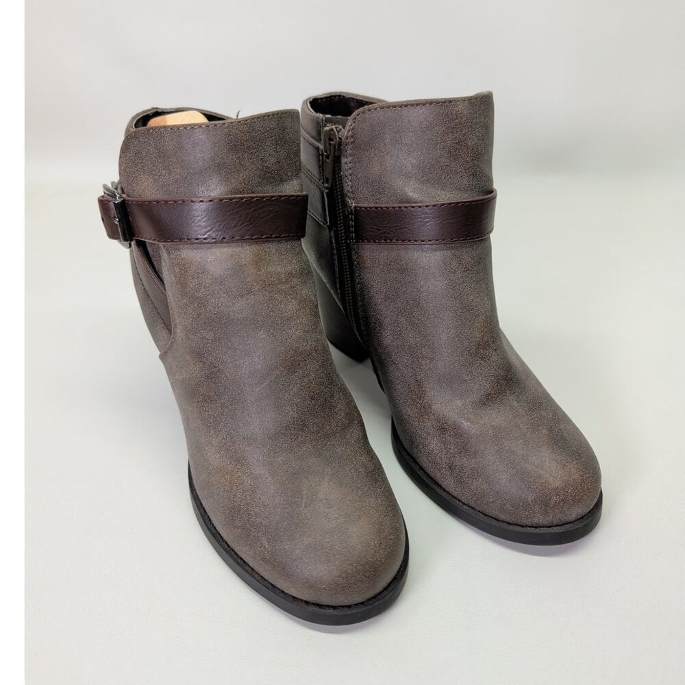 Soda Womens Block Heel Ankle Boot Size 6.5 Gray and Brown